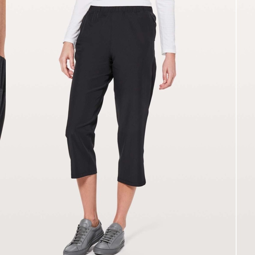 Lululemon Next Move Crop *23"
Black